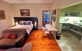 Cozy Manor Guestrooms